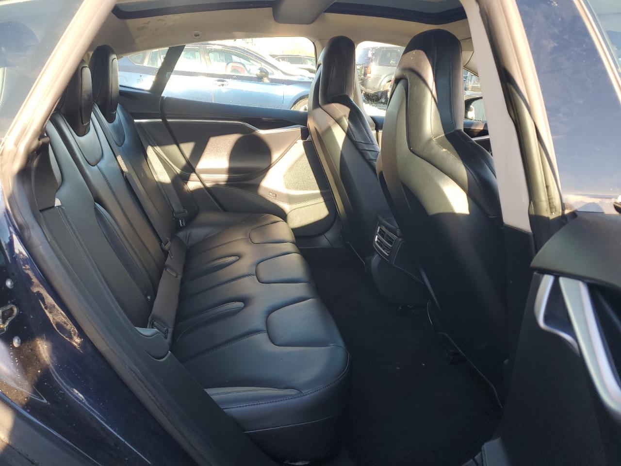 2015 Tesla Model s VIN 5YJSA1H2XFF084033 photo 10