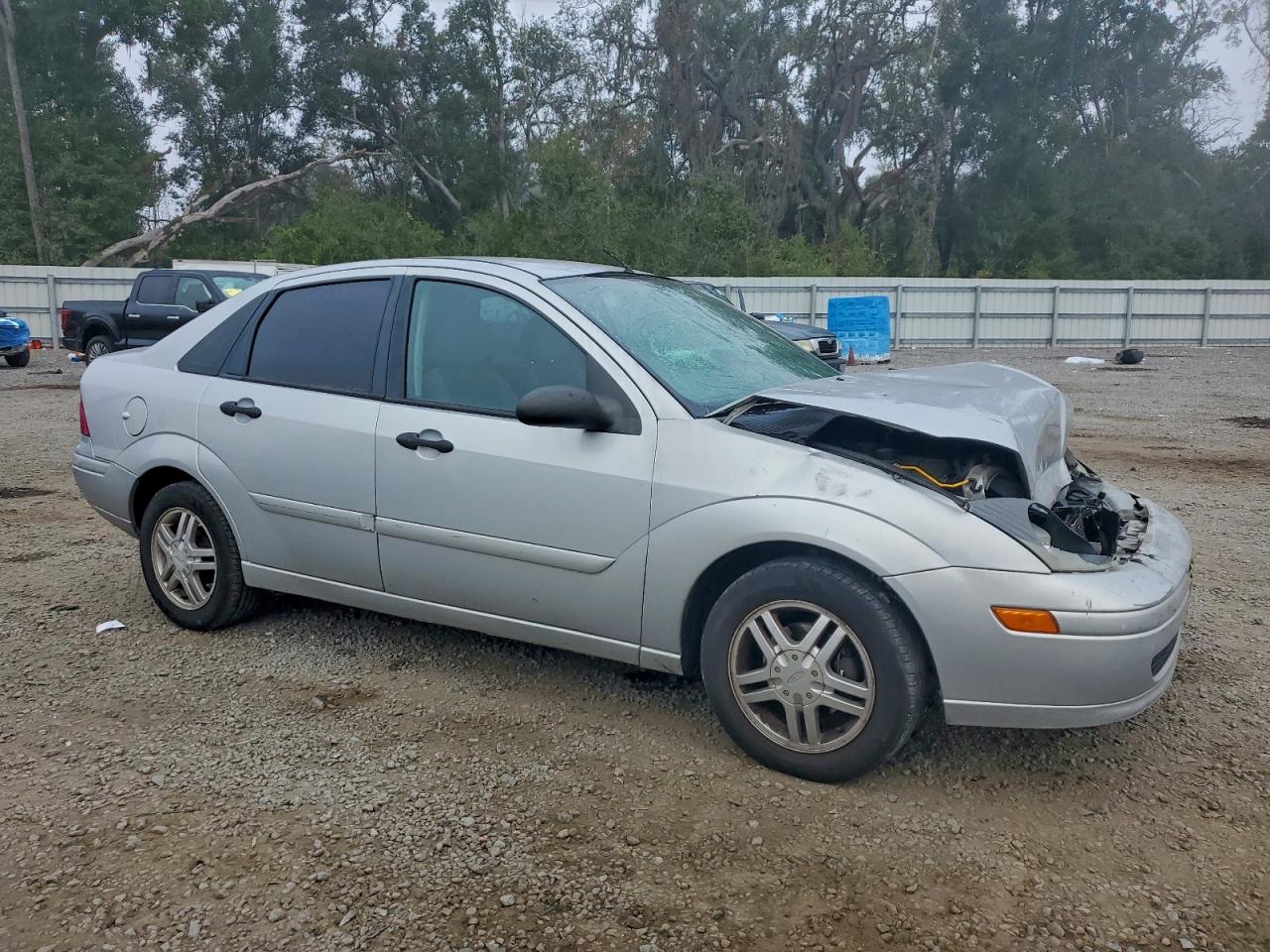 2004 Ford Focus VIN 1FAFP34334W138684 photo 4