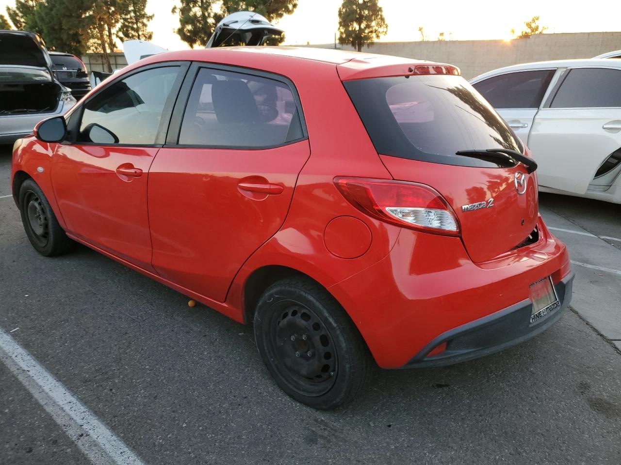 2011 Mazda 2 VIN JM1DE1HZ2B0130537 photo 2
