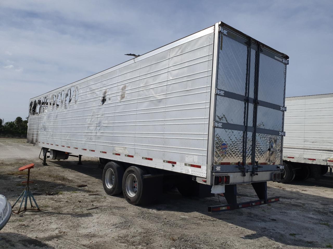 2016 UTIL Utility tr VIN 1UYVS25309M761519 photo 3