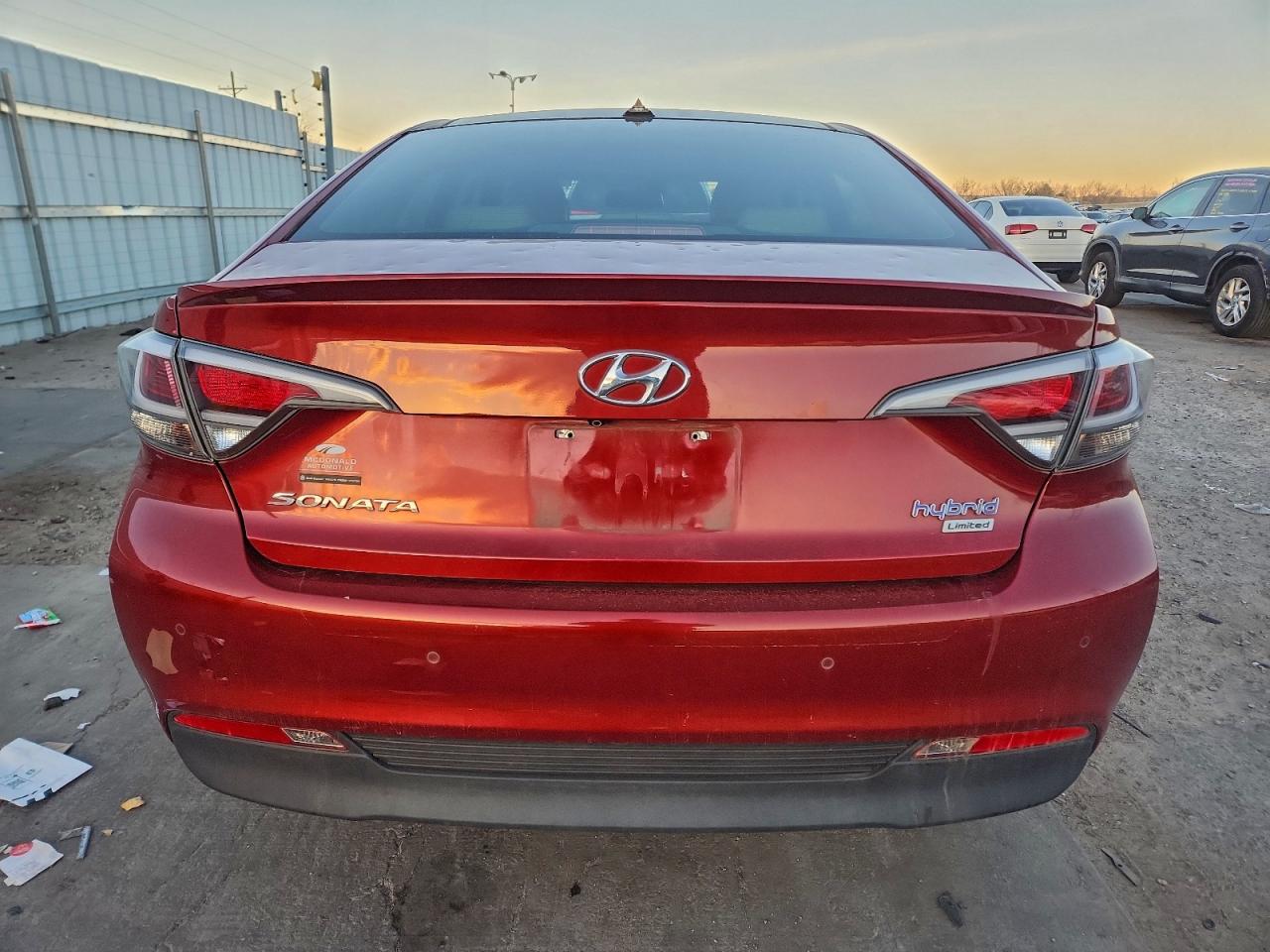 2017 Hyundai Sonata VIN KMHE34L3XHA070956 photo 6