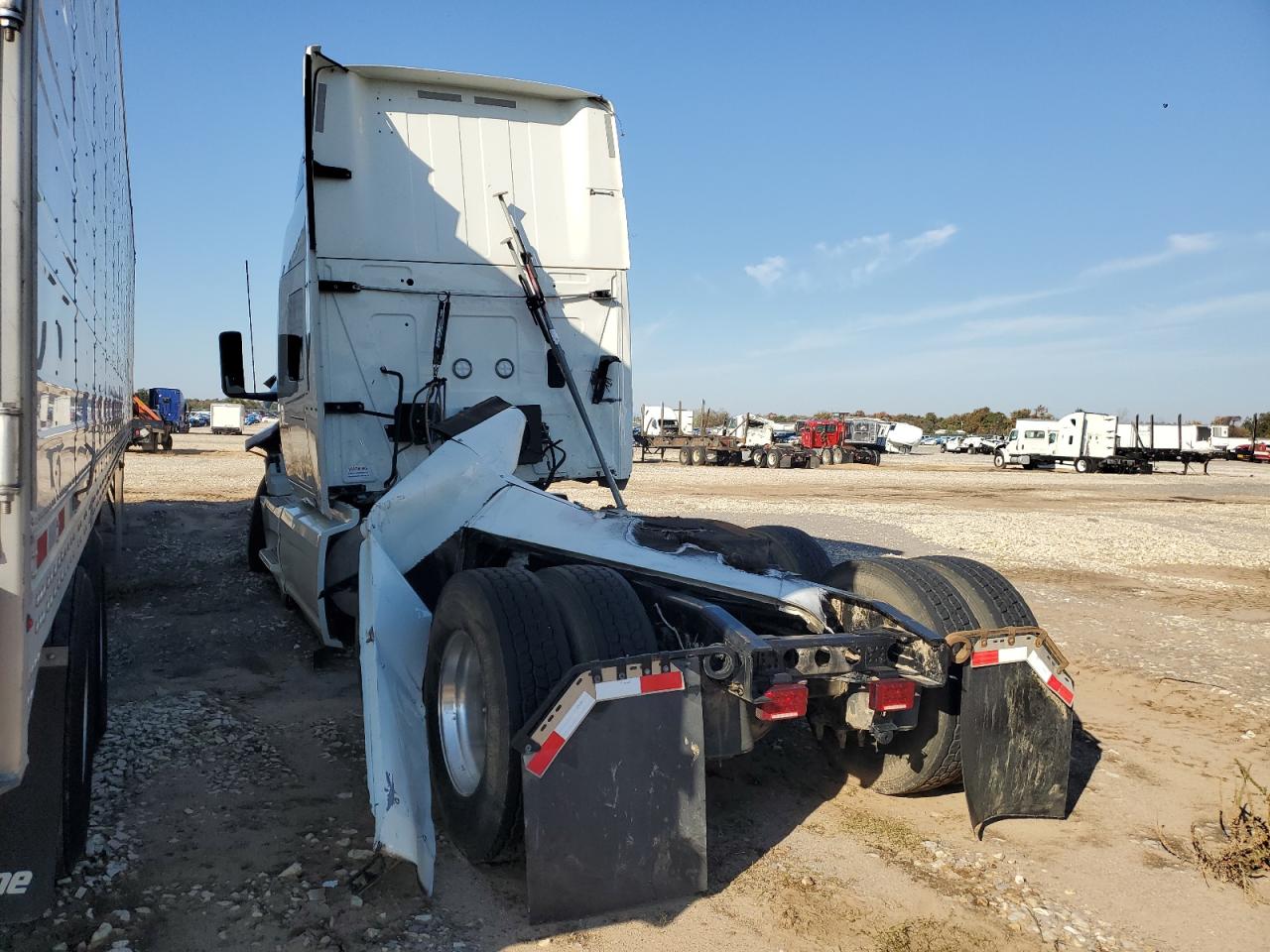 2023 International All models VIN 3HSDZAPR1PN142397 photo 3