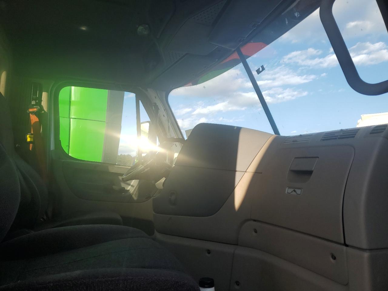 2016 FREIGHTLINER All other VIN 1FUJGEDV1GLGT2609 photo 5