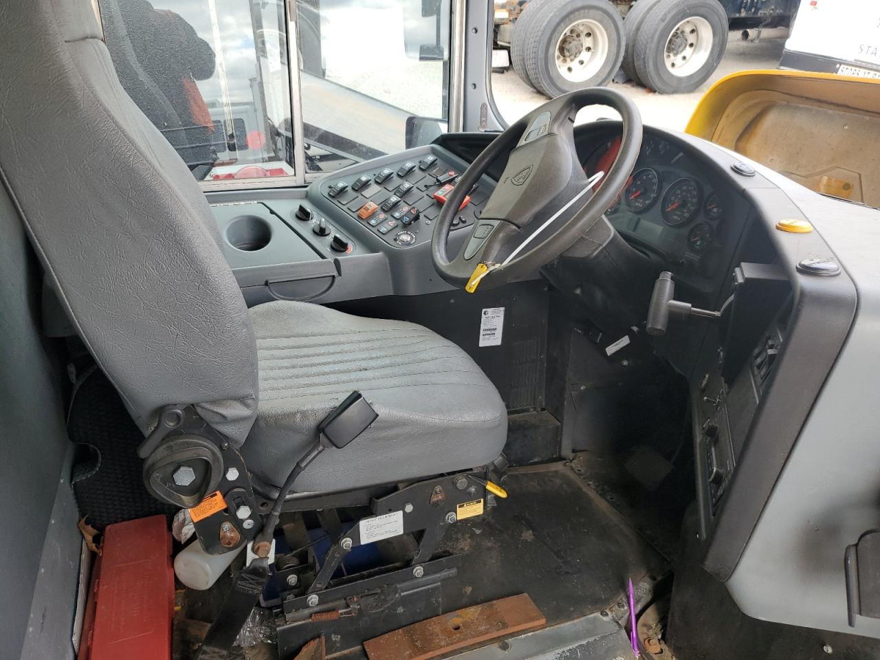 2019 IC Ce series VIN 4DRBUC8P5KB046443 photo 5