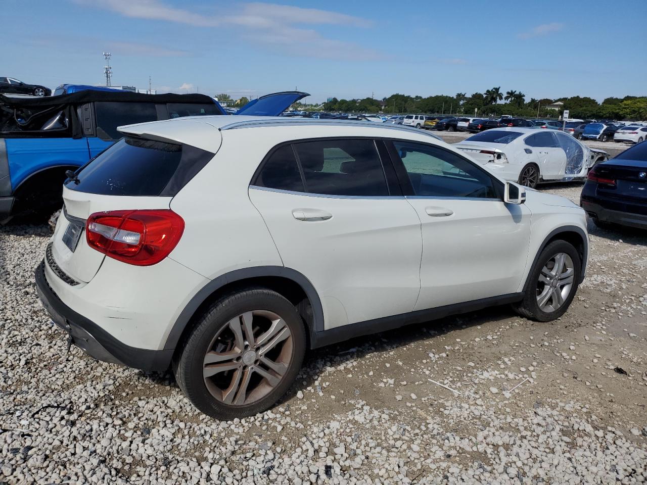 2017 Mercedes-Benz Gla-class VIN WDCTG4EB2HJ346674 photo 3