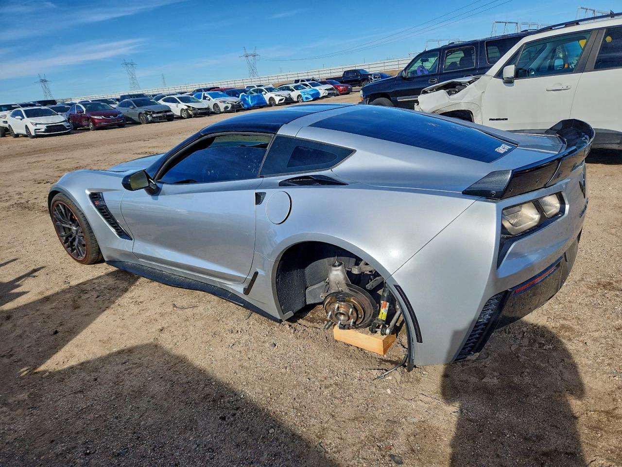 2015 Chev Corvette VIN 1G1YS2D64F5607725 photo 2