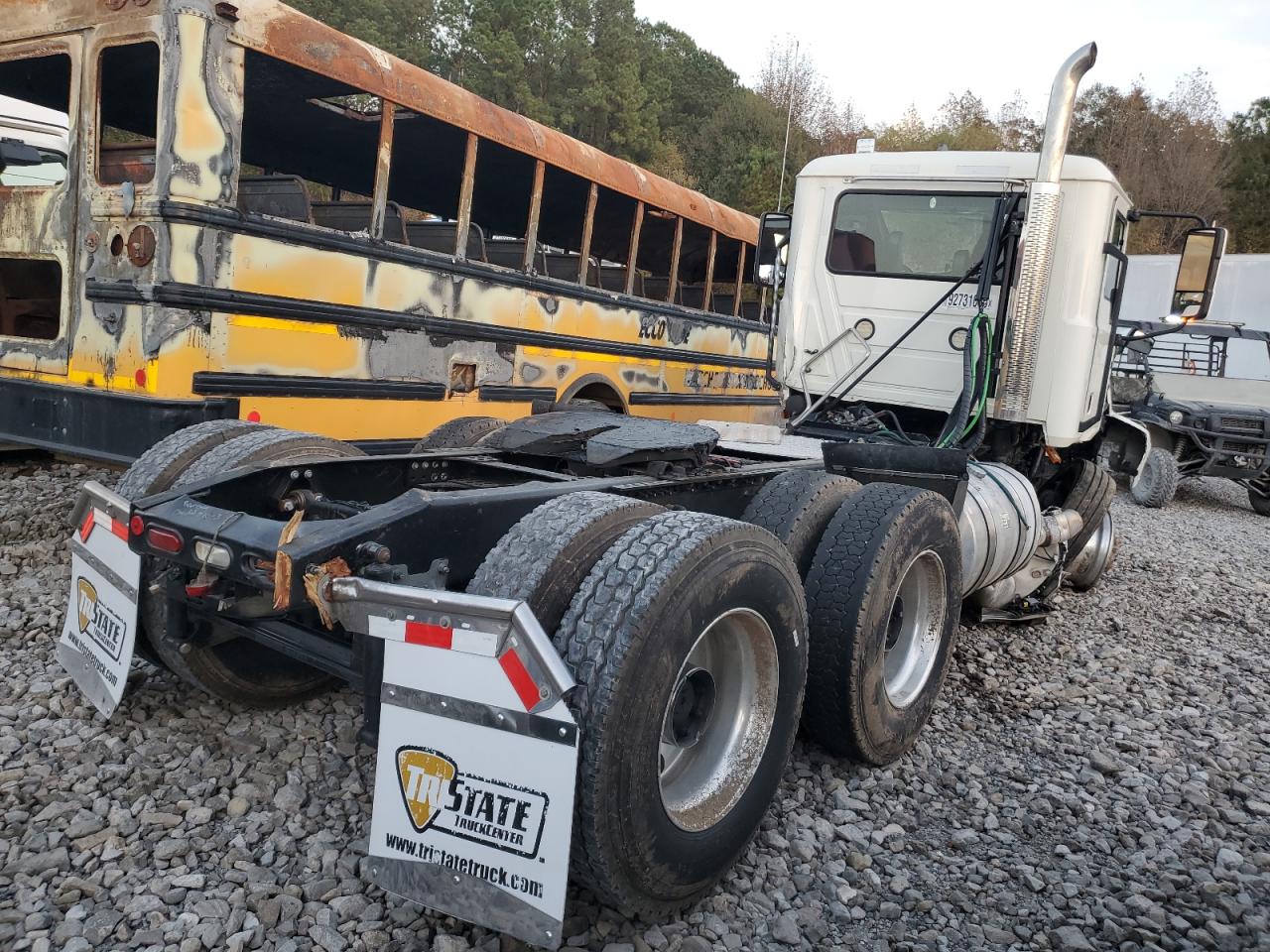 2022 MACK All other VIN 1M1AN2GY4NM026890 photo 3