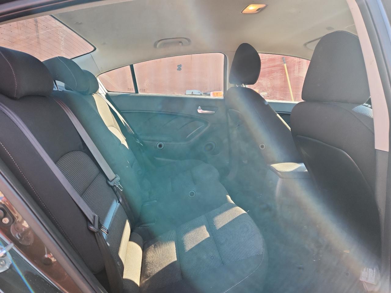 2017 Kia Forte VIN 3KPFK4A76HE044823 photo 10