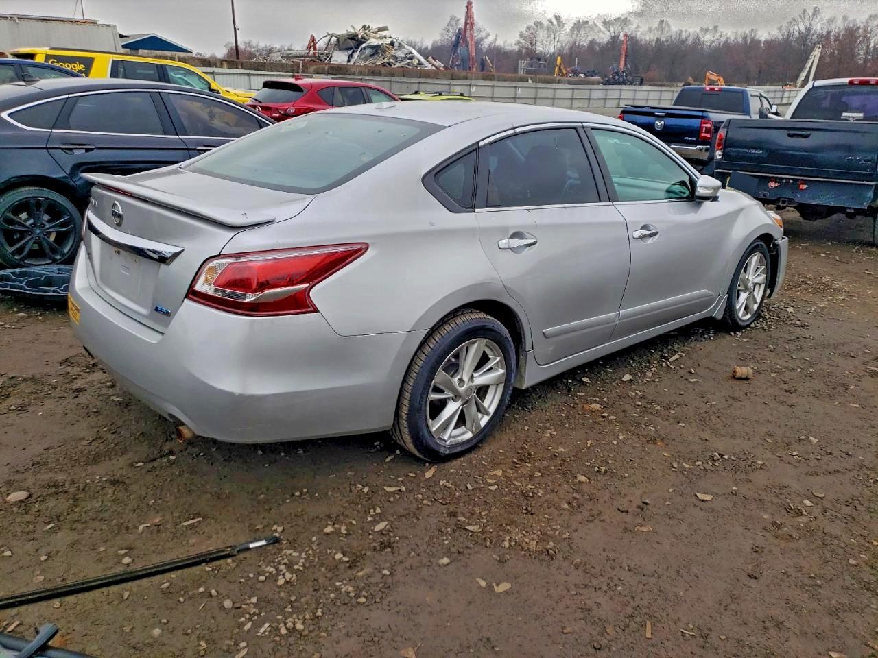 2013 Niss Altima VIN 1N4AL3APXDN570580 photo 3