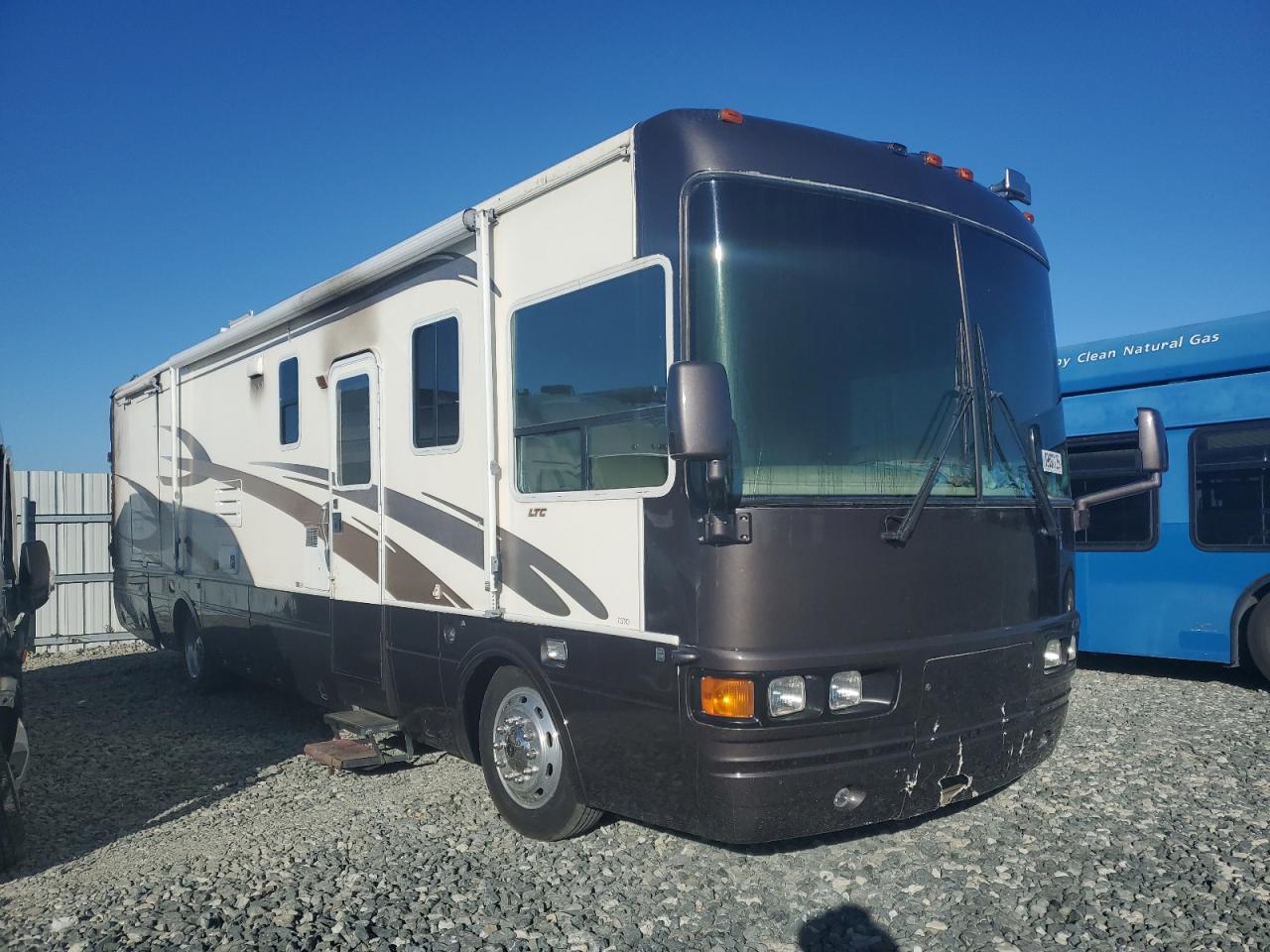 2001 NATIONAL All models VIN 4UZAAHAK51CH92760 photo 1