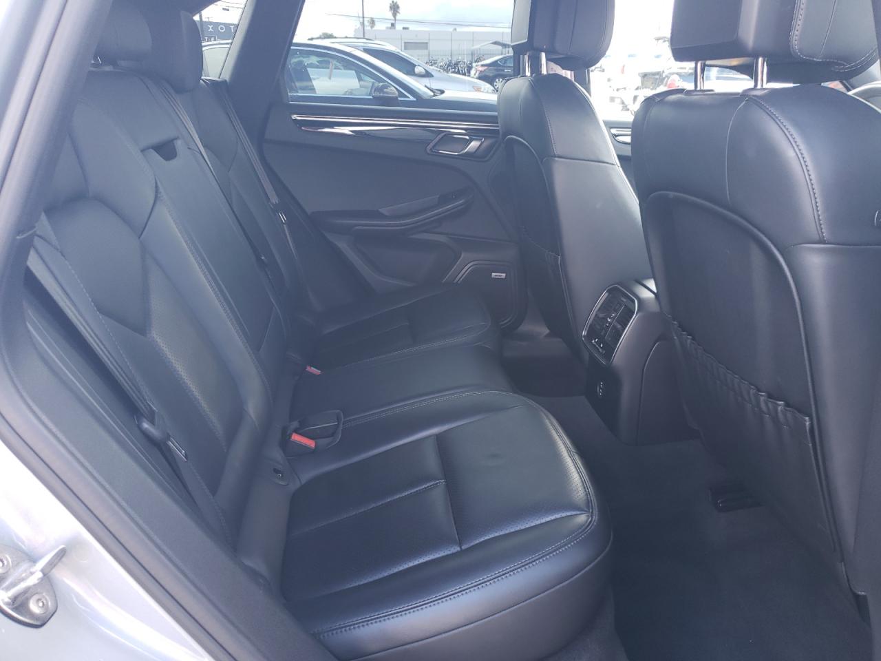 2020 Porsche Macan VIN WP1AA2A54LLB06332 photo 11