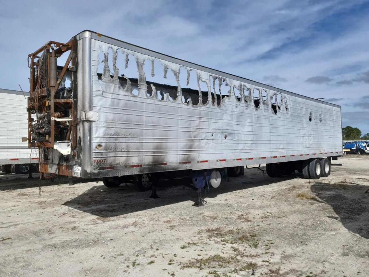 2016 UTIL Utility tr VIN 1UYVS25309M761519 photo 2
