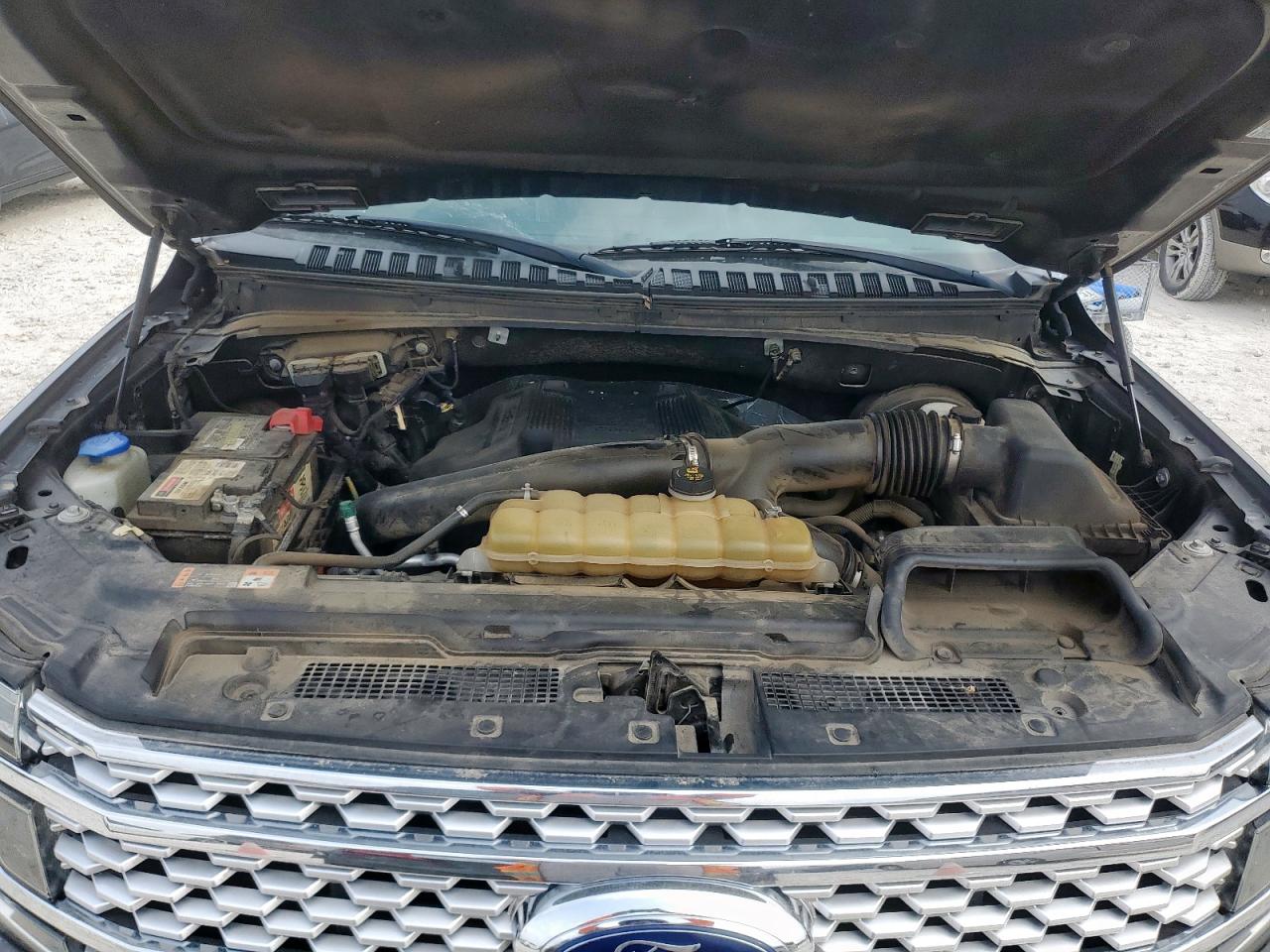 2018 Ford Expedition VIN 1FMJU1LT0JEA56167 photo 12