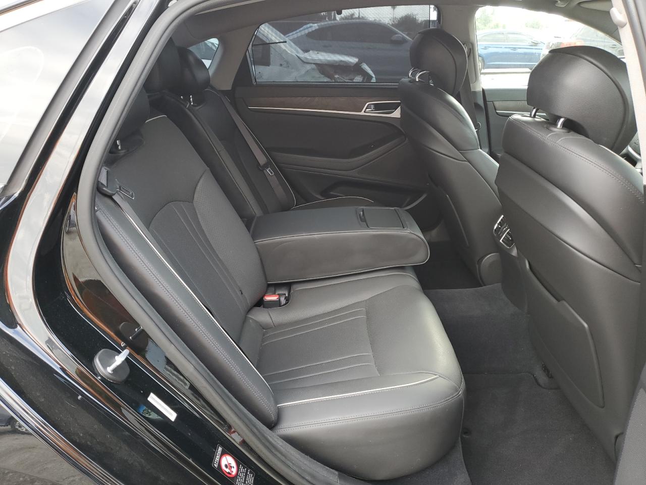 2015 Hyundai Genesis VIN KMHGN4JE1FU025715 photo 10