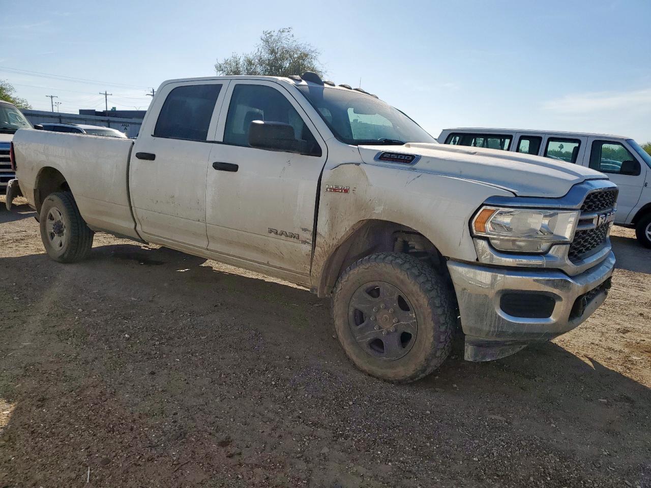 2020 Ram 2500 VIN 3C6UR5HJ9LG135664 photo 4