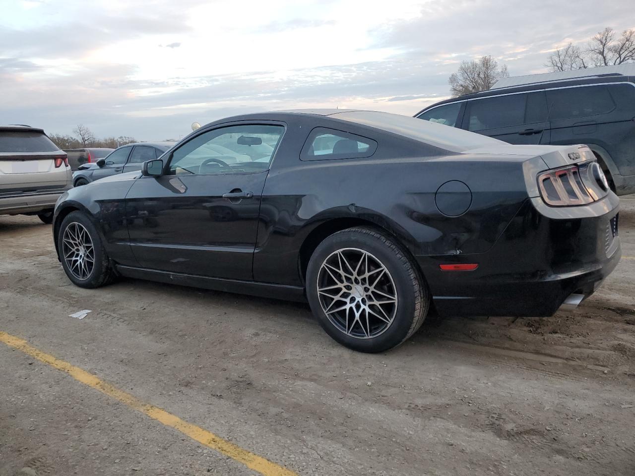 2014 Ford All models VIN 1ZVBP8AM0E5306319 photo 2