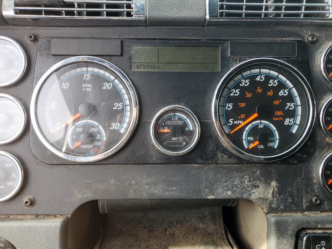 2017 FREIGHTLINER All other VIN 3AKJGLDR0HSHW9859 photo 8