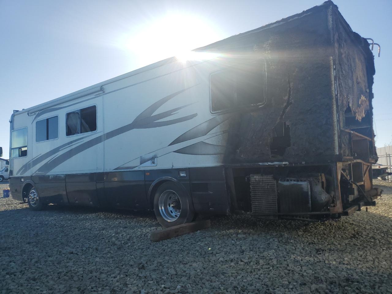 2001 NATIONAL All models VIN 4UZAAHAK51CH92760 photo 3