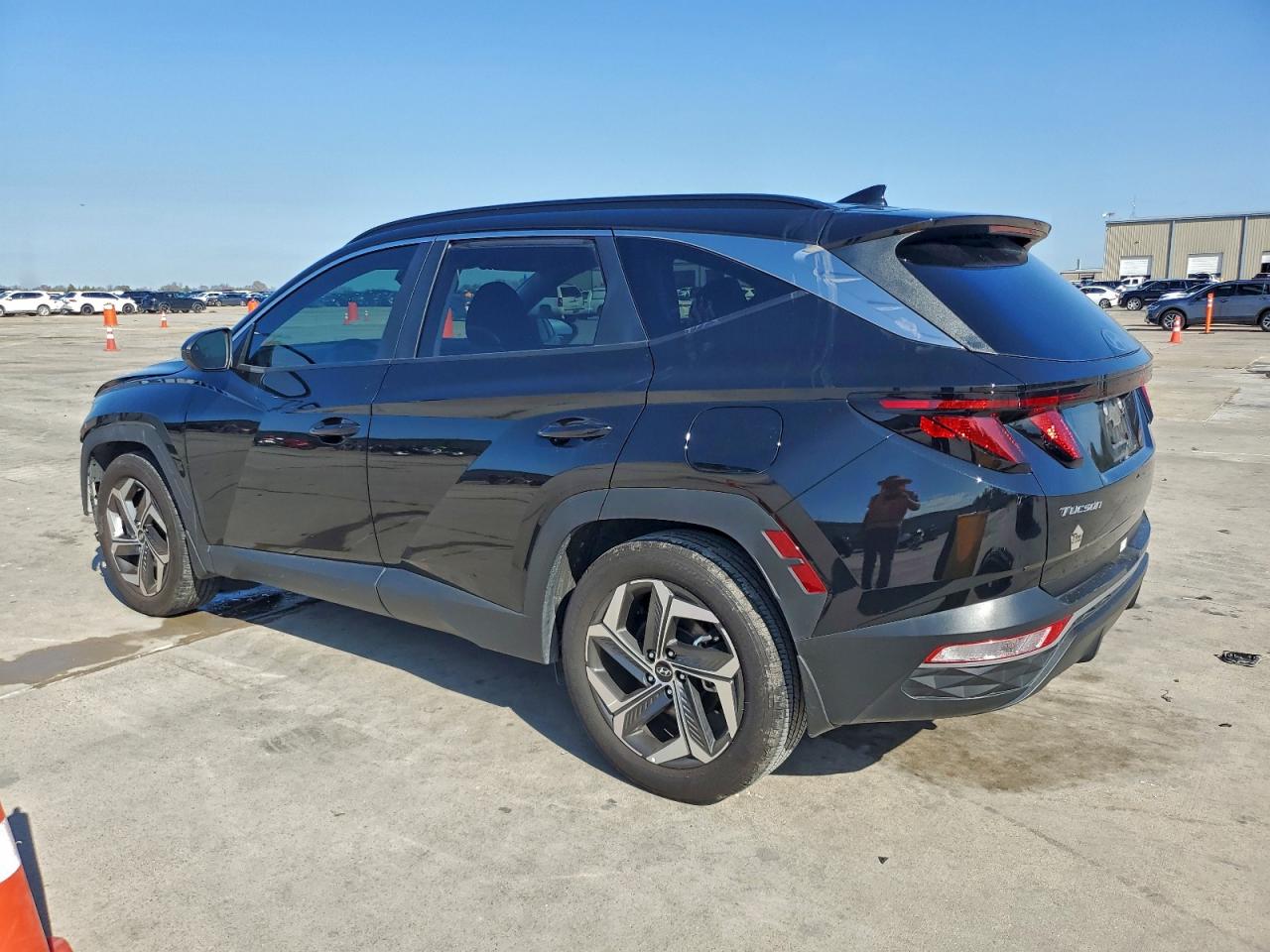 2024 Hyundai Tucson VIN 5NMJB3DE1RH423592 photo 2