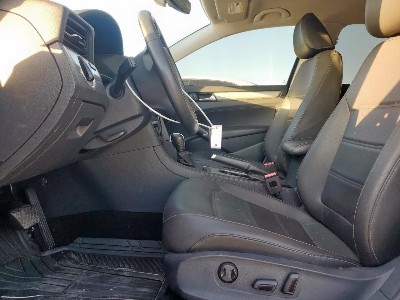 2022 Volkswagen Passat VIN 1VWSA7A39NC004137 photo 7