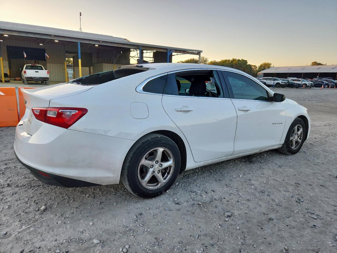 2018 Chevrolet Malibu VIN 1G1ZB5ST4JF175235 photo 3