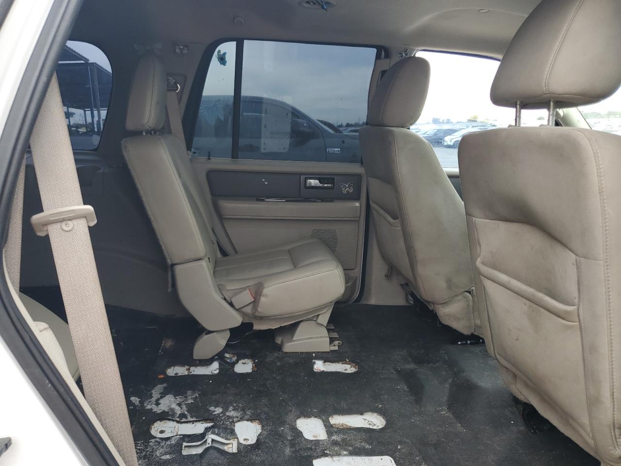 2013 Ford Expedition VIN 1FMJU1G52DEF60123 photo 11