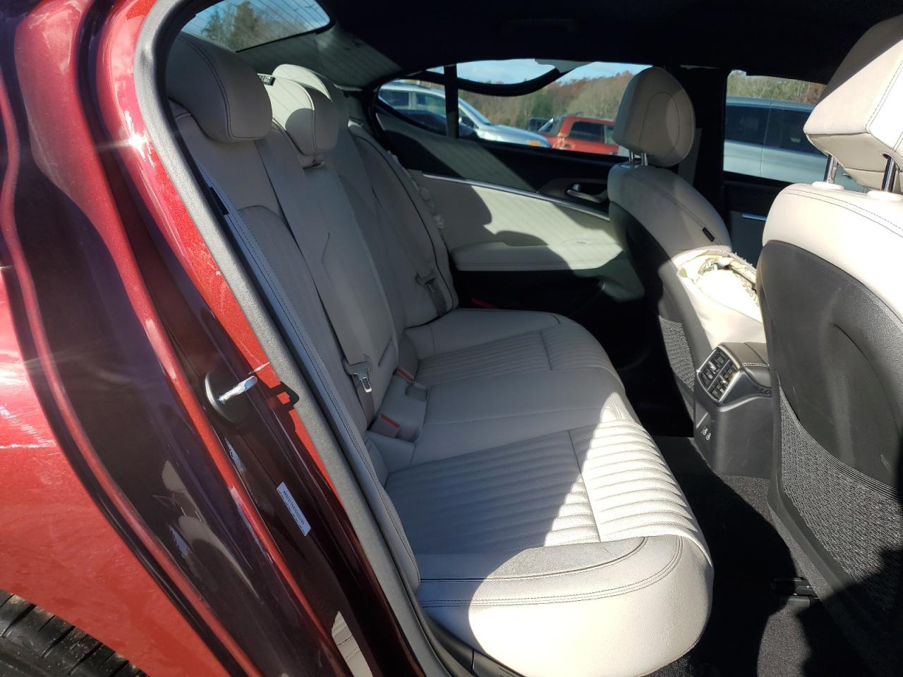 2025 Genesis G70 base VIN KMTG34SC5SU152504 photo 10