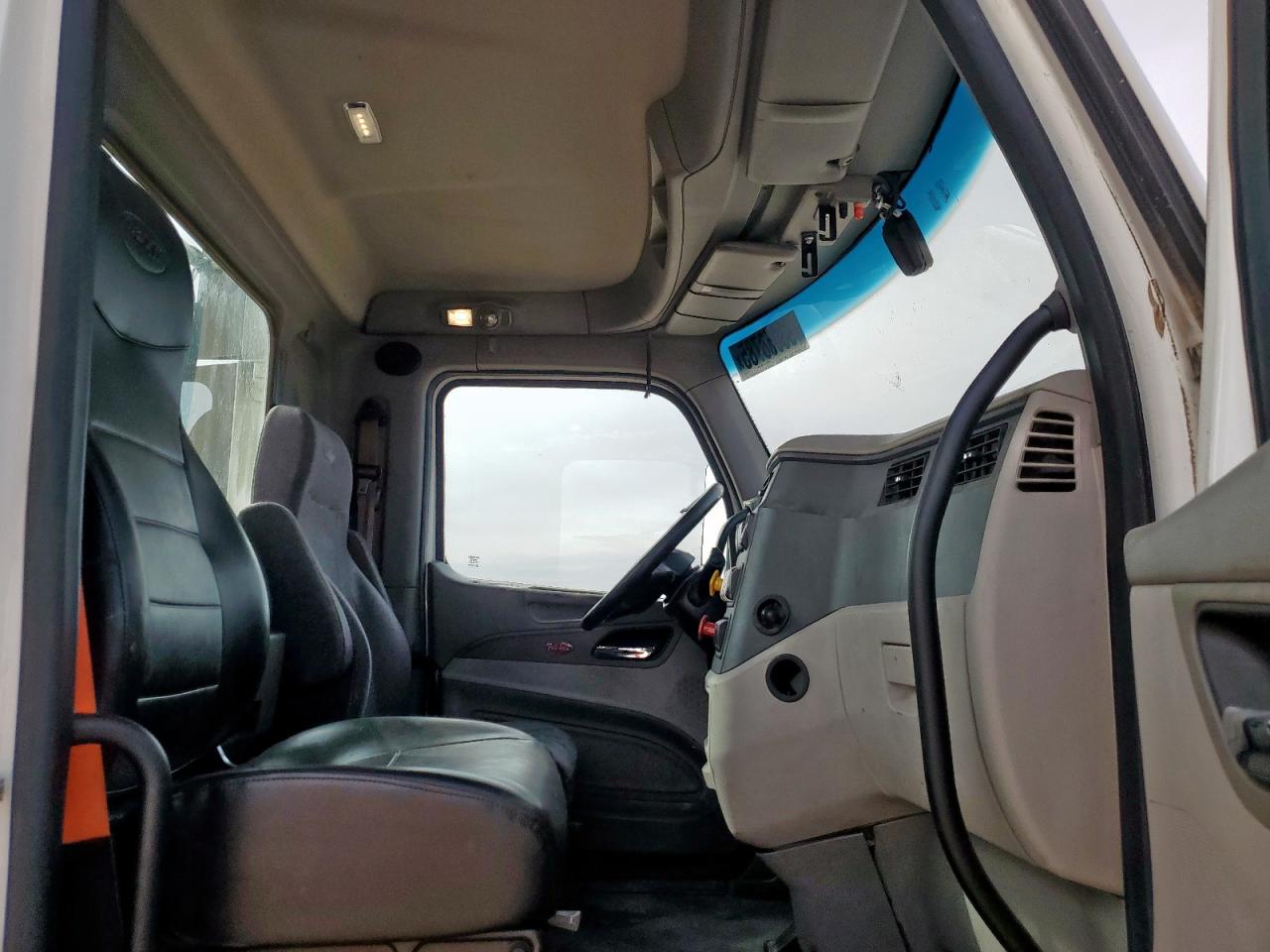 2019 PETERBILT All models VIN 1XPBA48X1KD622101 photo 5
