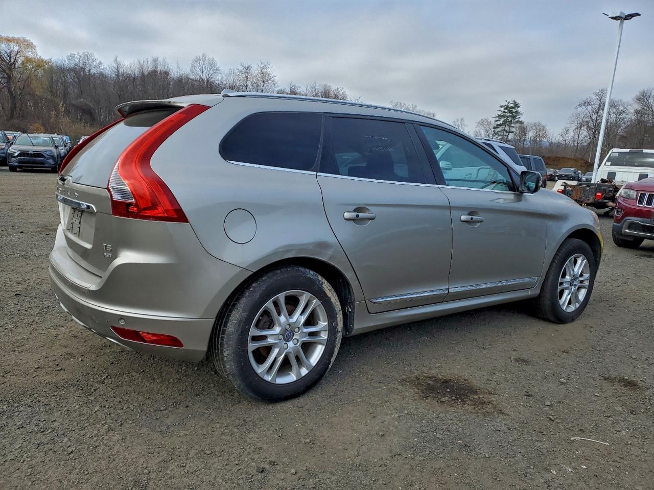 2016 Volvo Xc60 VIN YV4612RK0G2856756 photo 3