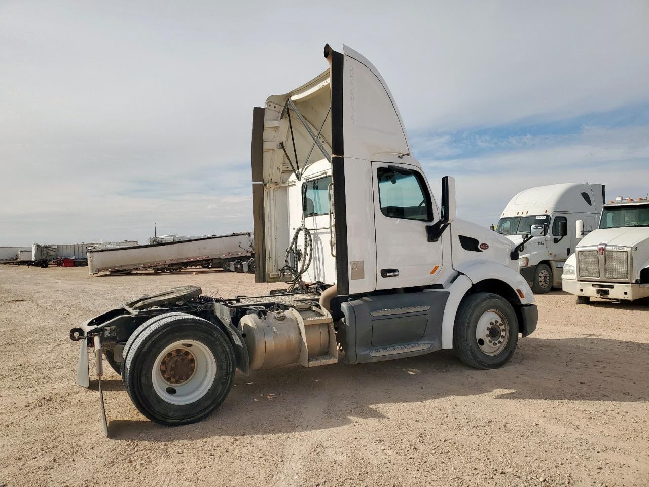 2019 PETERBILT All models VIN 1XPBA48X1KD622101 photo 4
