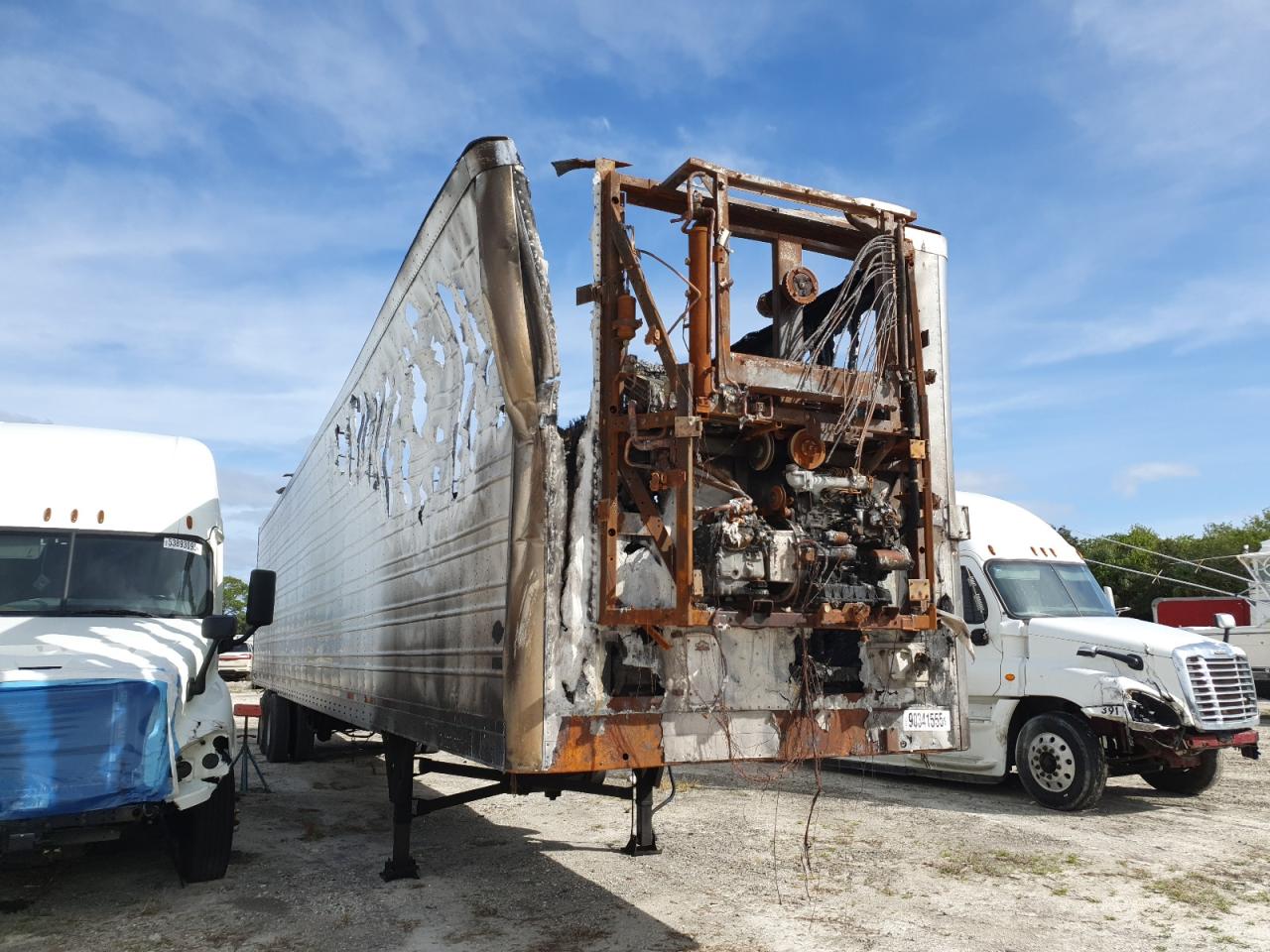 2016 UTIL Utility tr VIN 1UYVS25309M761519 photo 1