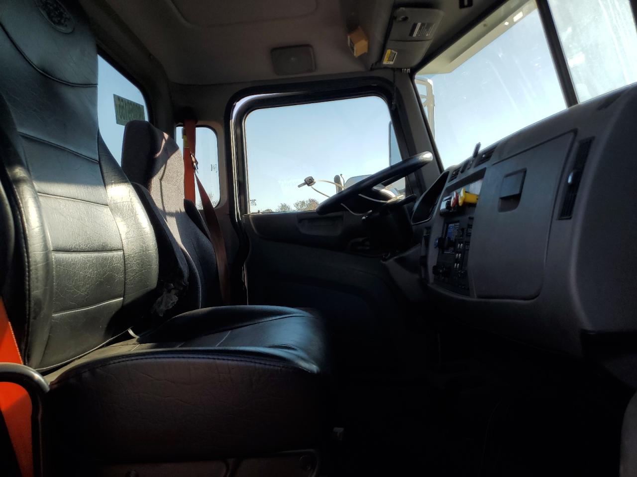 2017 PETERBILT All models VIN 1NP3A28X7HD421508 photo 5