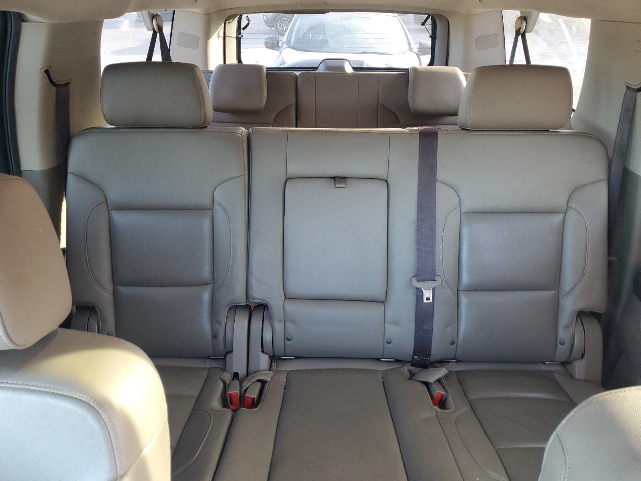2017 Chevrolet Suburban VIN 1GNSCHKC9HR135854 photo 10