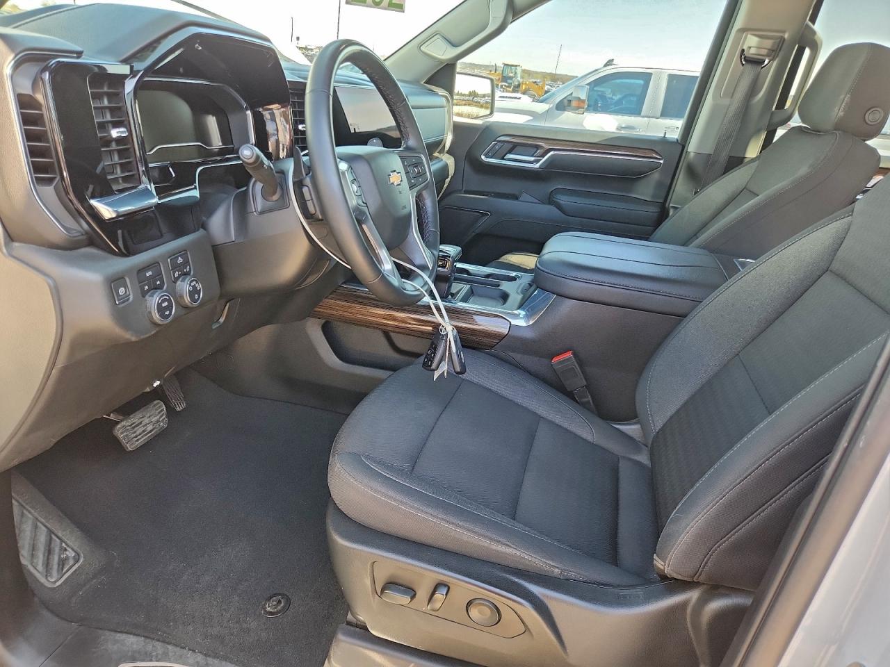 2023 Chevrolet All models VIN 2GCUDDEDXP1145151 photo 7