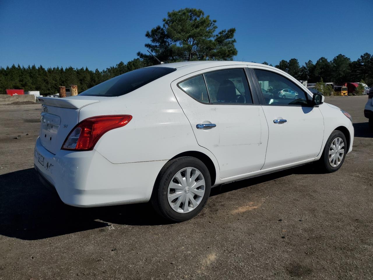 2018 Nissan Versa VIN 3N1CN7AP8JL841803 photo 3