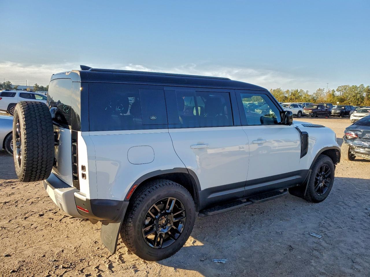 2024 Land Defender VIN SALEJ7EX2R2258239 photo 3