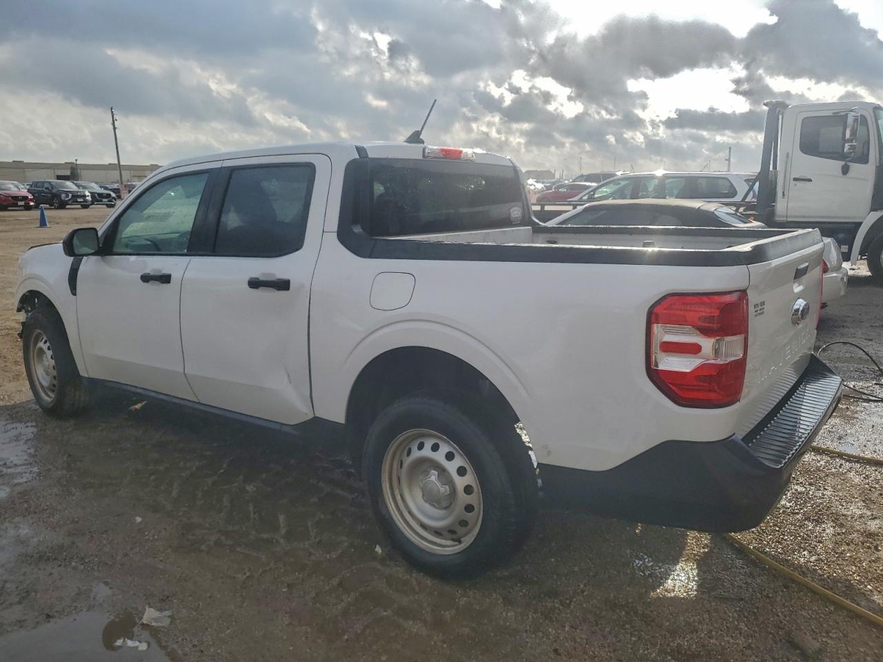 2022 Ford Maverick VIN 3FTTW8E96NRB00399 photo 2