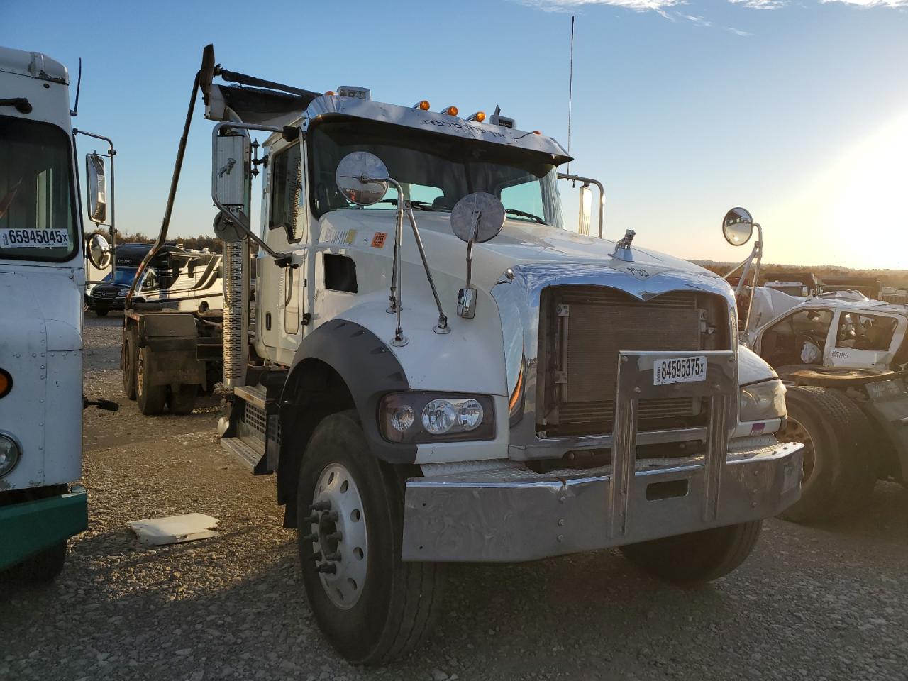 2020 MACK All models VIN 1M2GR4GCXLM013732 photo 1