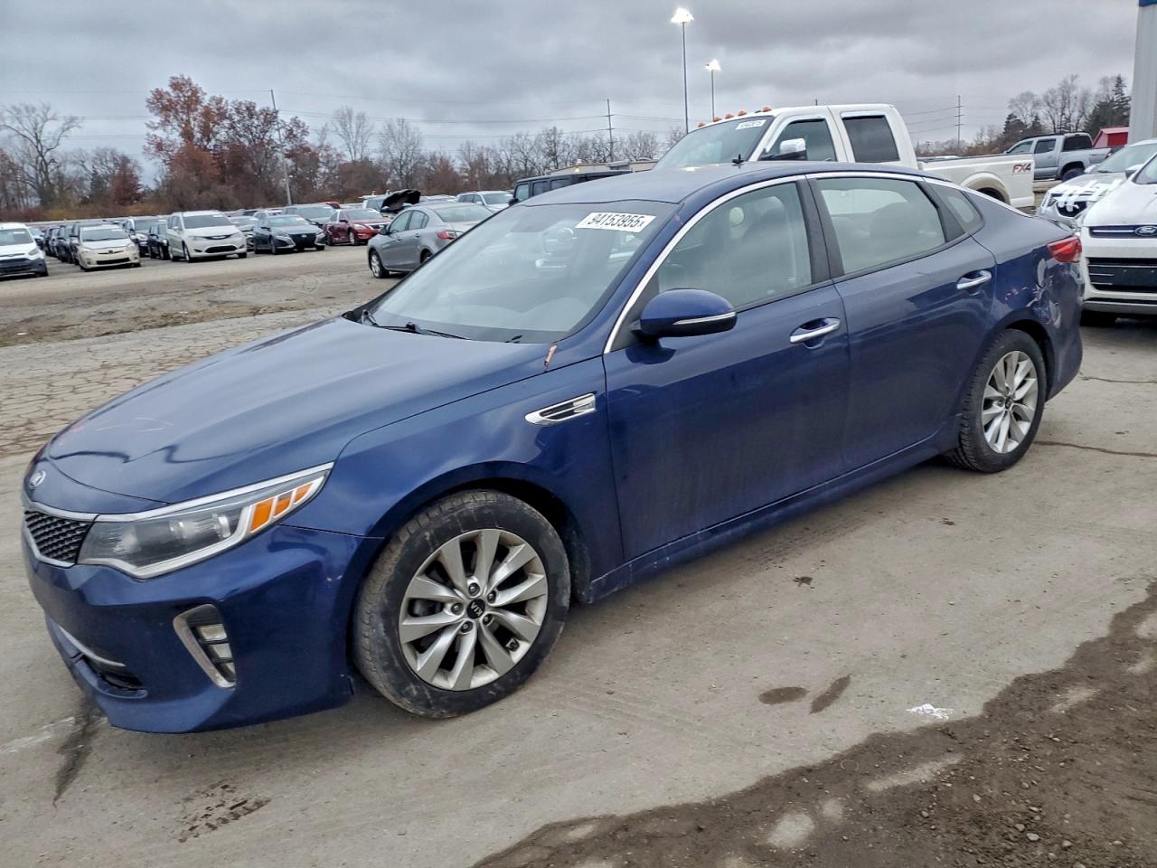 2018 Kia Optima VIN 5XXGT4L39JG224709 photo 1