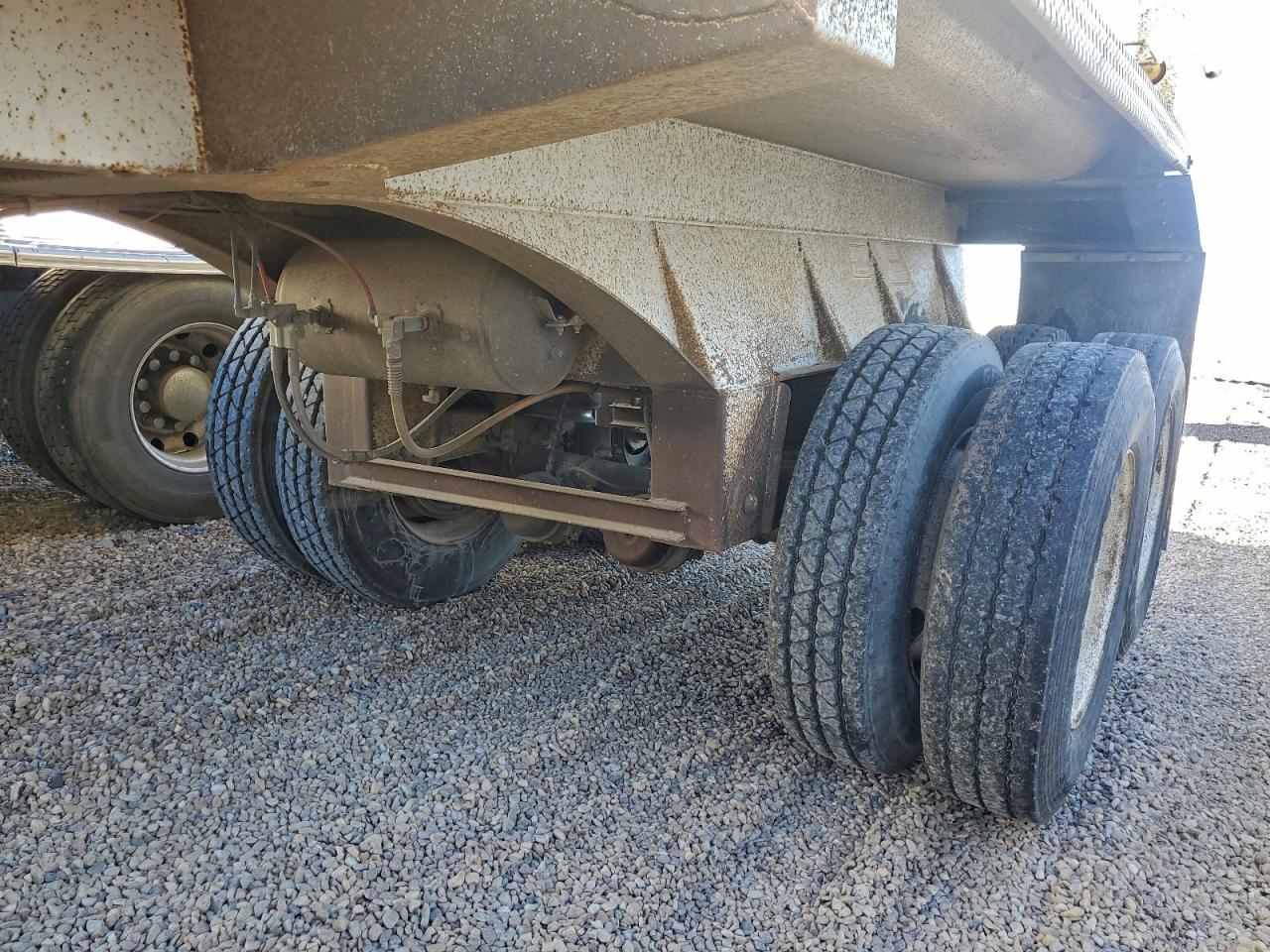 2013 Dump VIN 5C2BB38B2DM008370 photo 6
