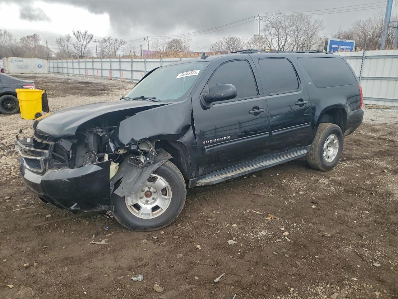 2014 Chevrolet Suburban VIN 1GNSKJE76ER210739 photo 1