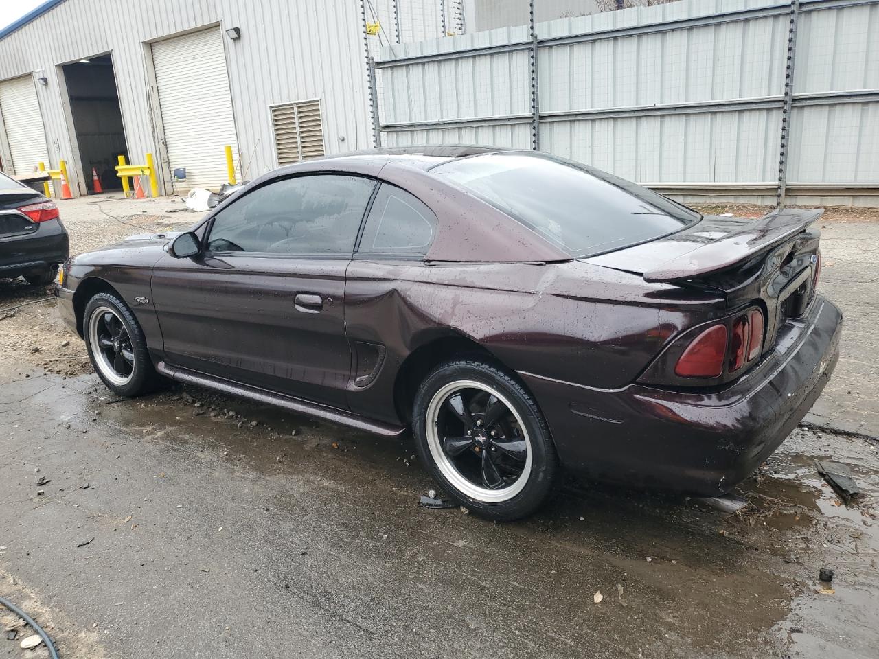 1996 Ford Mustang VIN 1FALP42X7TF163987 photo 2