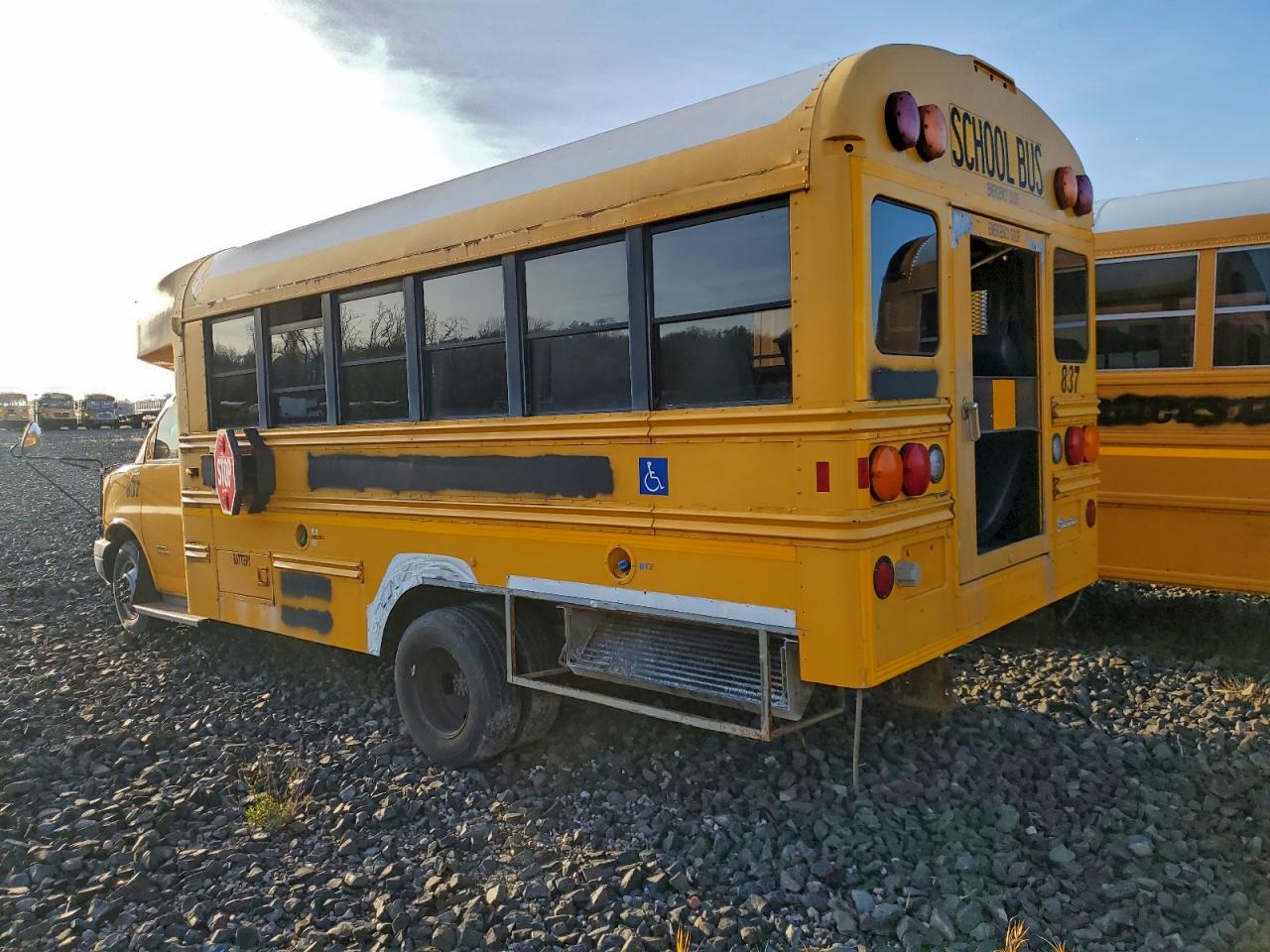 2011 Chevrolet Express VIN 1GB6G5BL2B1172428 photo 3