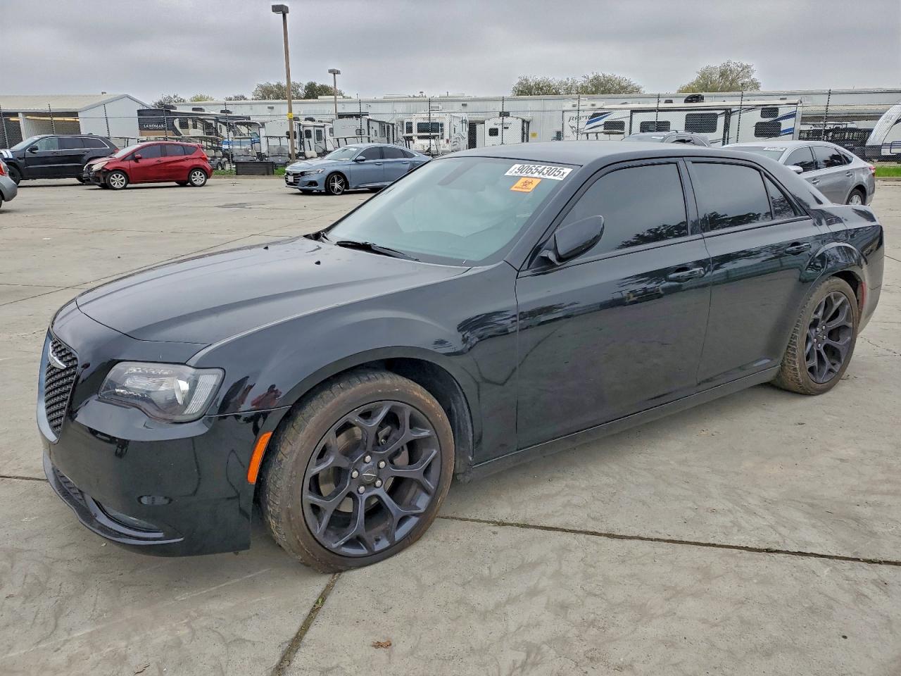 2019 Chrysler 300 VIN 2C3CCABGXKH555464 photo 1