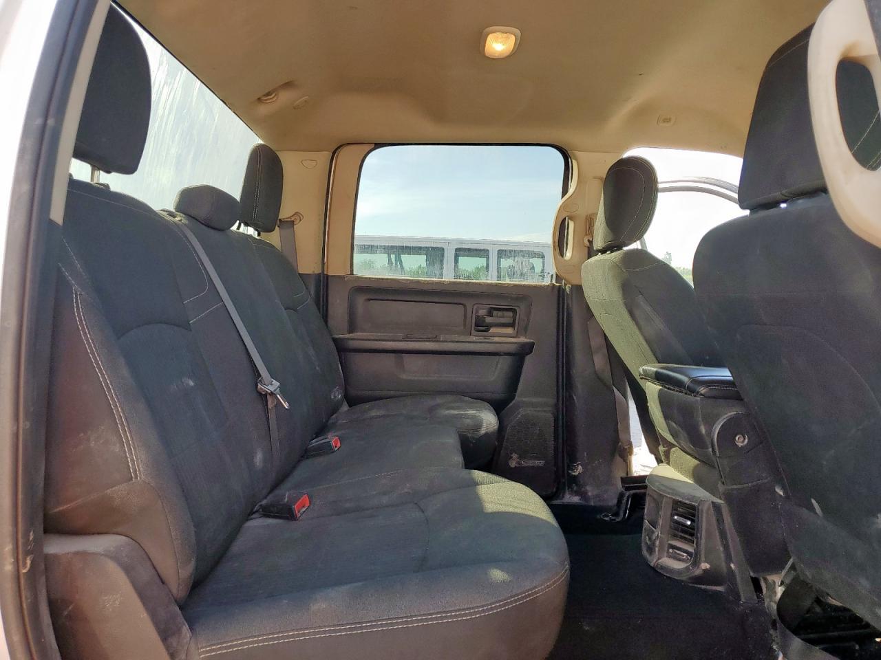 2020 Ram 2500 VIN 3C6UR5HJ9LG135664 photo 10