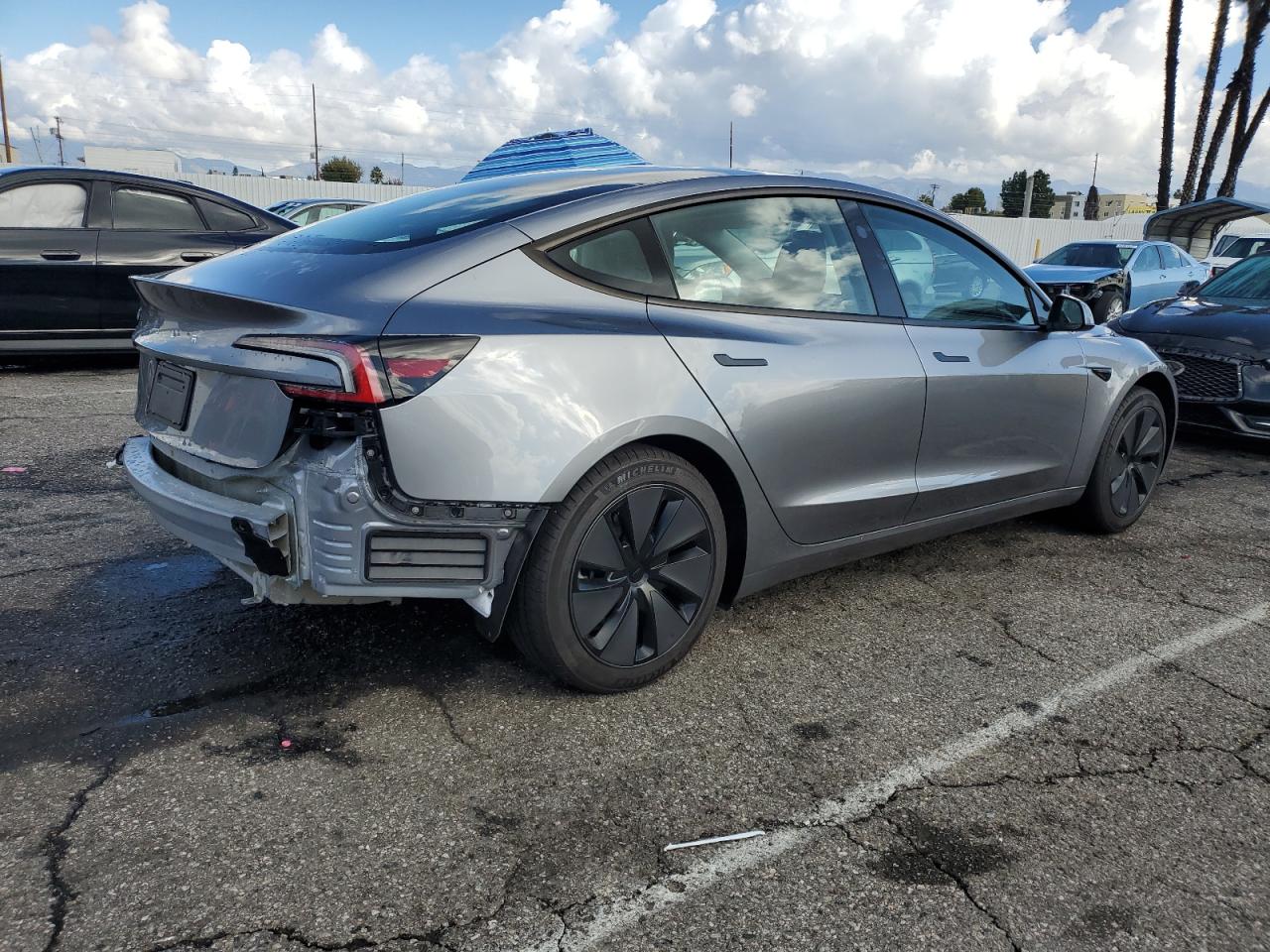 2025 Tesla Model 3 VIN 5YJ3E1EAXSF002493 photo 3