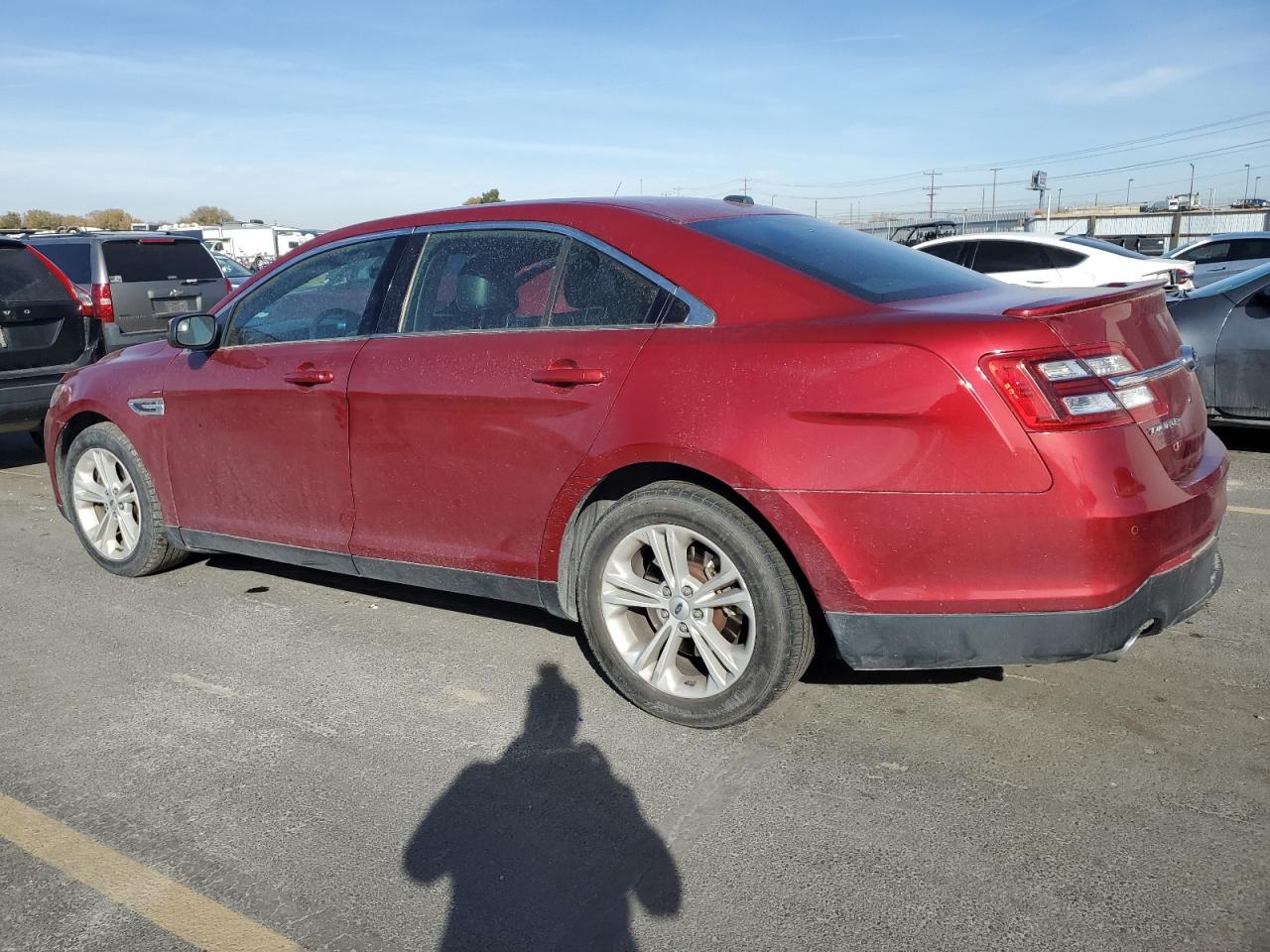 2015 Ford Taurus VIN 1FAHP2E82FG172982 photo 2