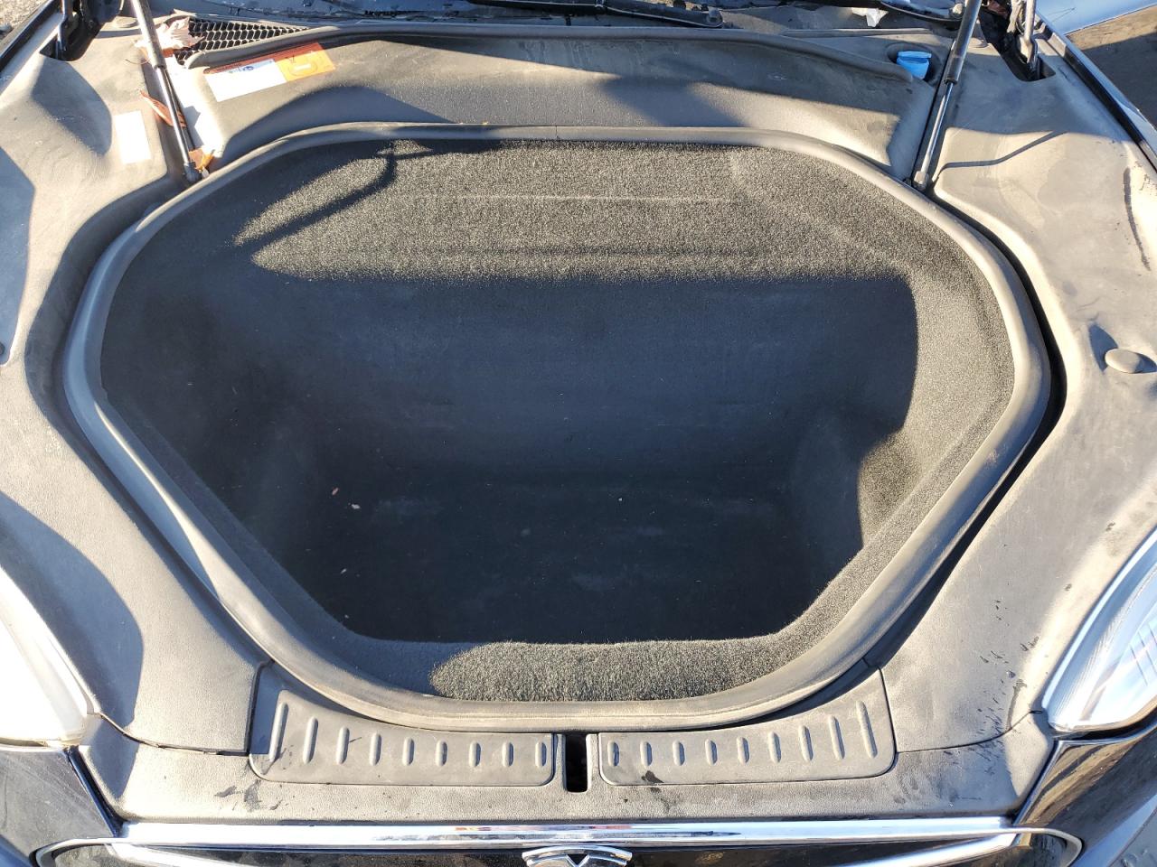 2015 Tesla Model s VIN 5YJSA1H2XFF084033 photo 11