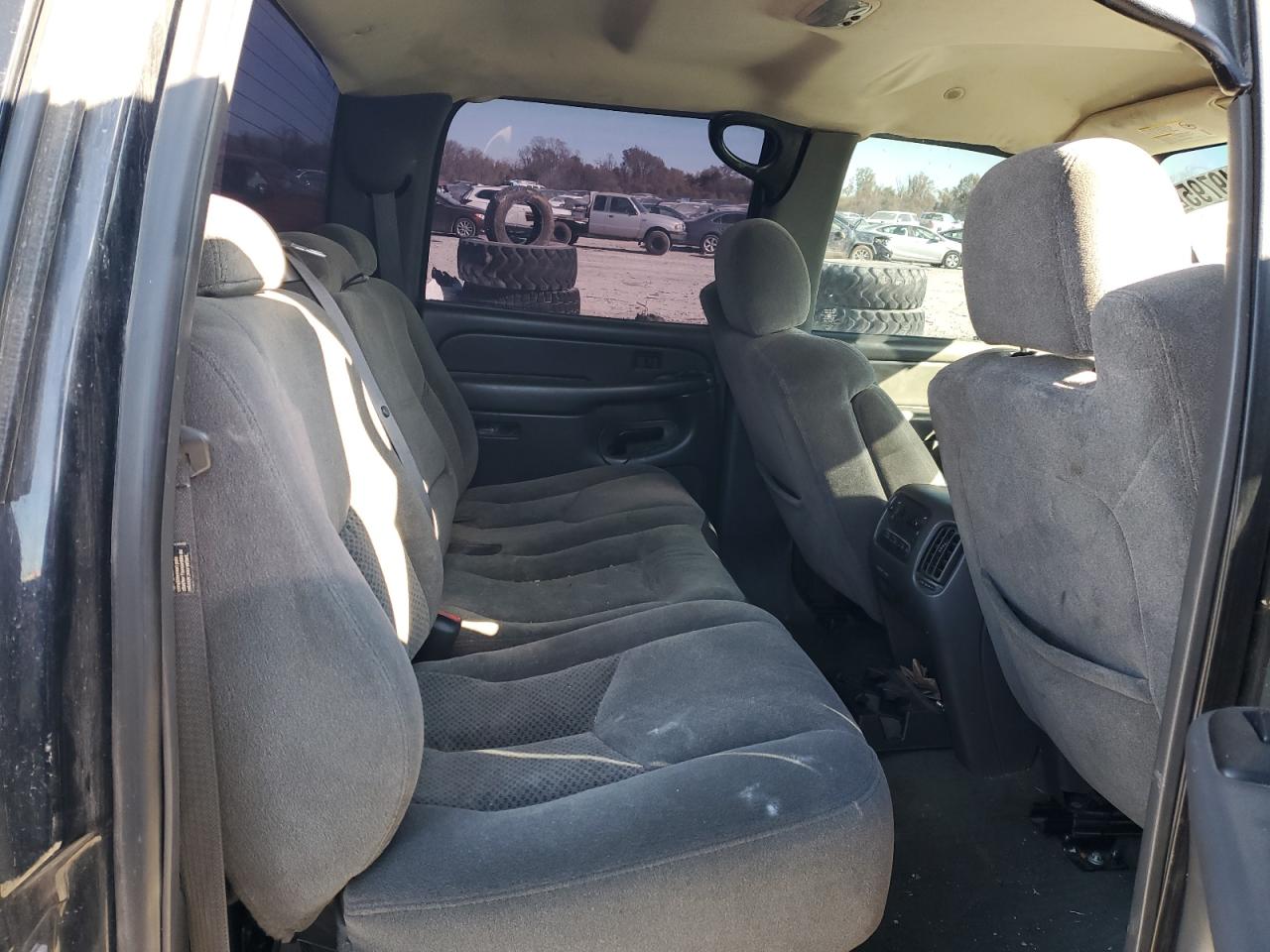 2005 Chevrolet All models VIN 1GCHC23215F950472 photo 10