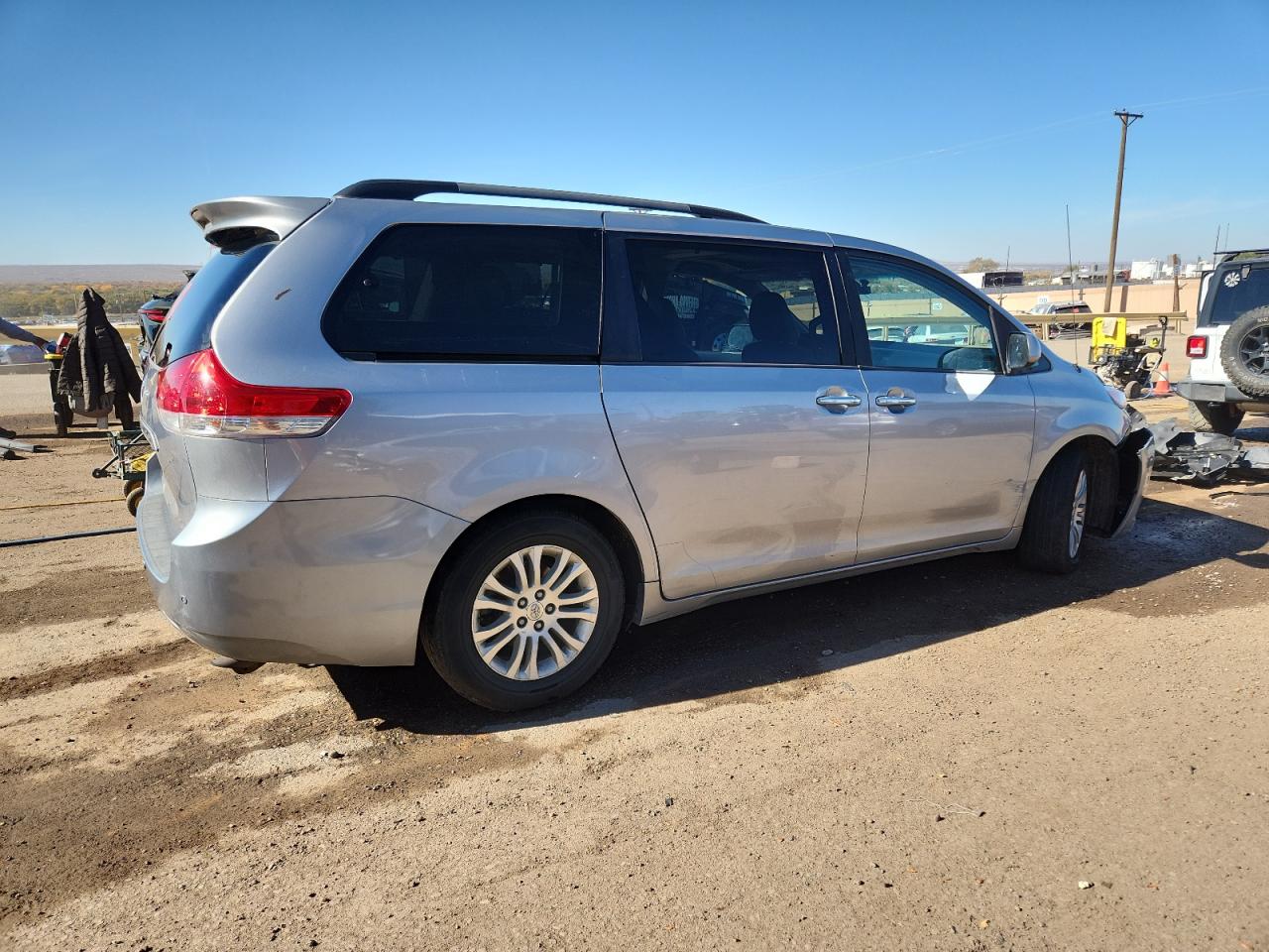 2013 Toyota All models VIN 5TDYK3DC7DS280912 photo 3